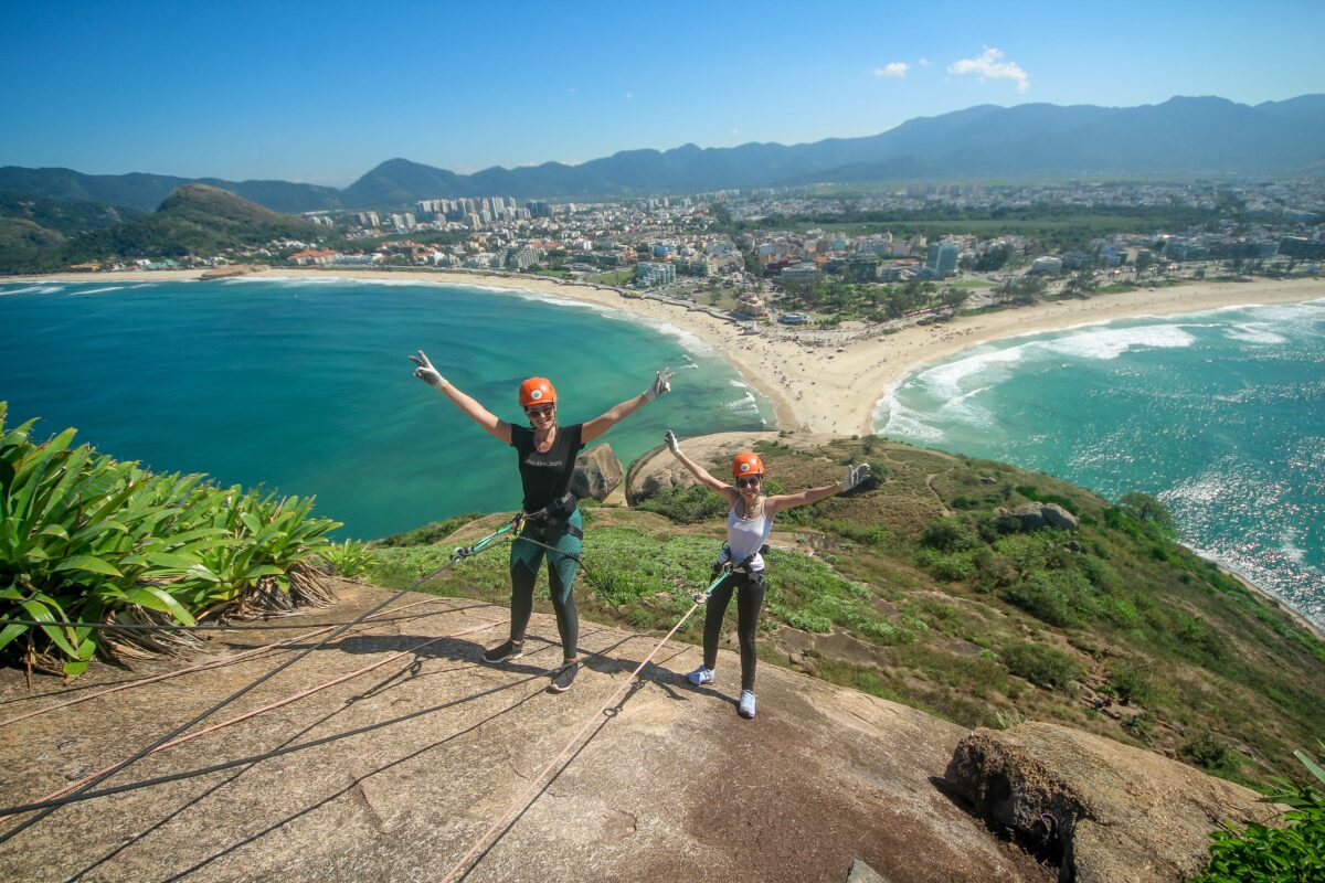 PEDRA DO PONTAL NA PRAIA DO RECREIO DOS BANDEIRANTES